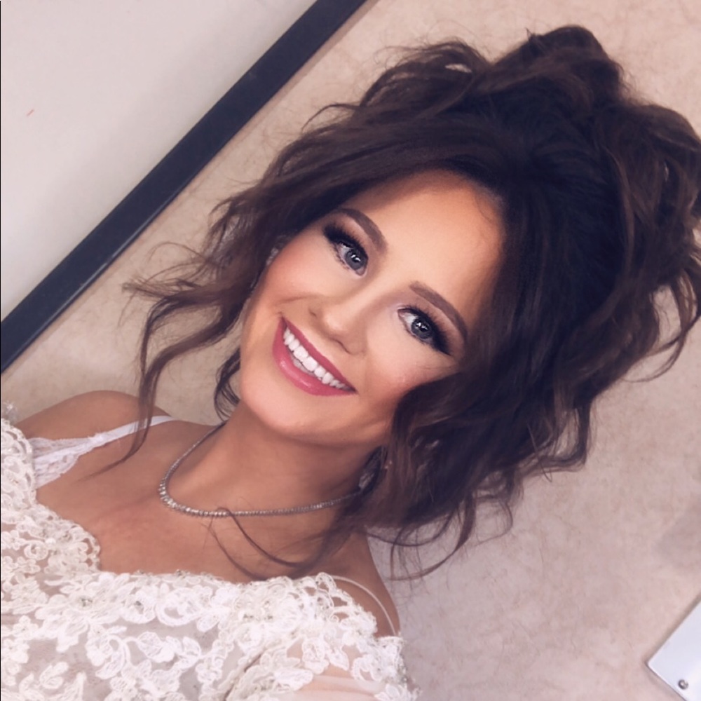 Meet your Posher, Madeline